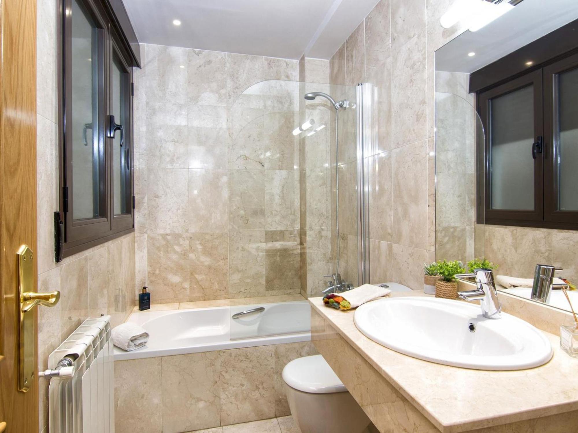 Elegant Town Hall Apartment With Views 格拉纳达 外观 照片